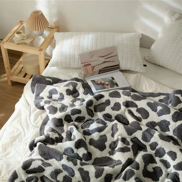 Large Print Leopard Blanket in Gray